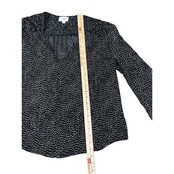 Anthropologie Everly Smocked shoulder black/tan dot v-neck l/sleeve blouse Small - Picture 5 of 7